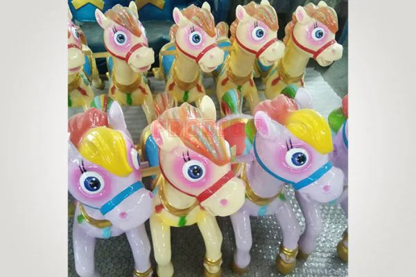 8-seat-crown-carousel-horses Карусель на 6-8 мест, синий цвет.