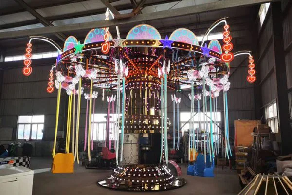 Se vende atracción de sillas voladoras Angel Flying Chair con 16 plazas.