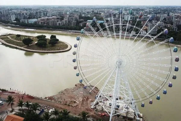 Ferris-Wheel- Продается гигантское колесо обозрения высотой 65 метров.