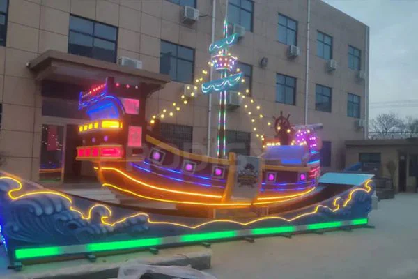 Pirate-Ship Passeio de carro voador – Tema de navio pirata à venda