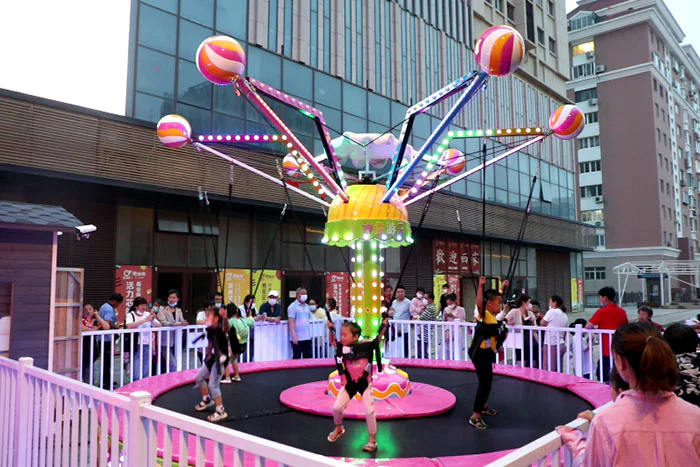 lollipop rotating bungee ride